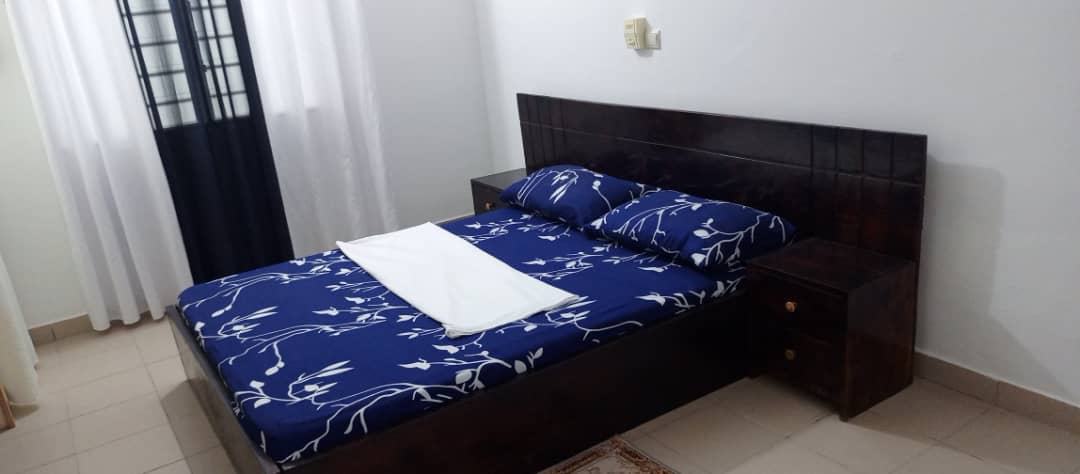 APPARTEMENT MEUBLÉ À LOUER À COTONOU FIDJROSSE