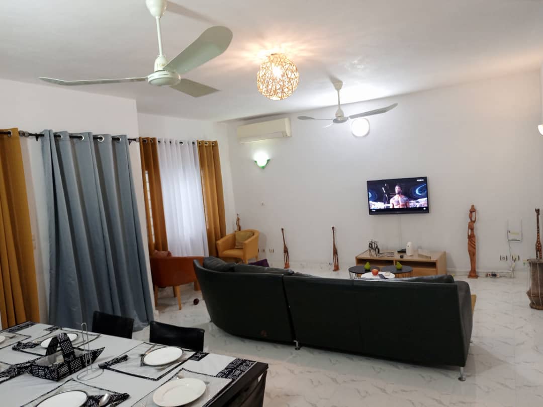 APPARTEMENT MEUBLÉ À LOUER À COTONOU FIDJROSSE