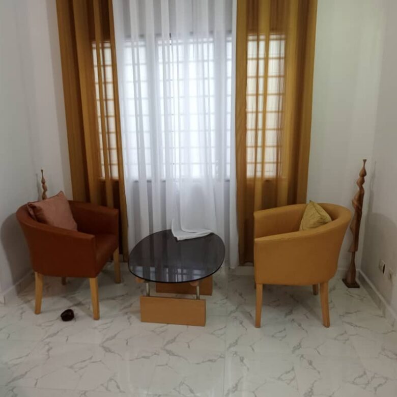 APPARTEMENT MEUBLÉ À LOUER À COTONOU FIDJROSSE