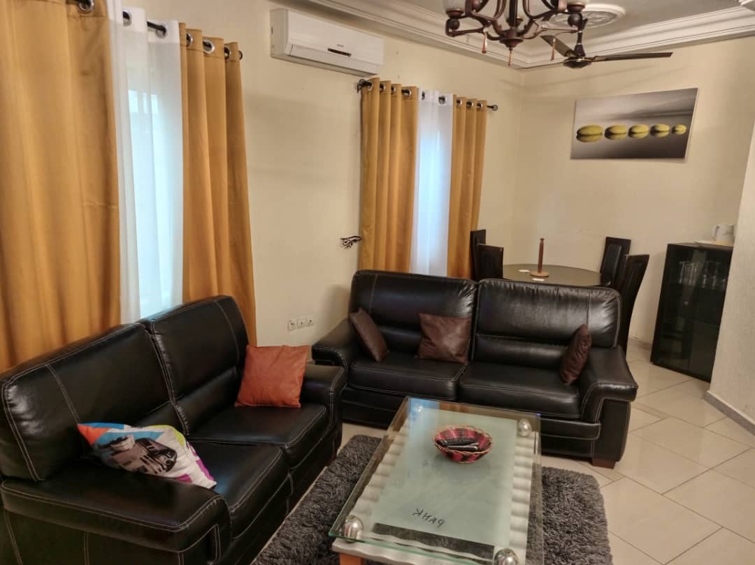 APPARTEMENT MEUBLÉE À LOUER À COTONOU FIDJROSSE