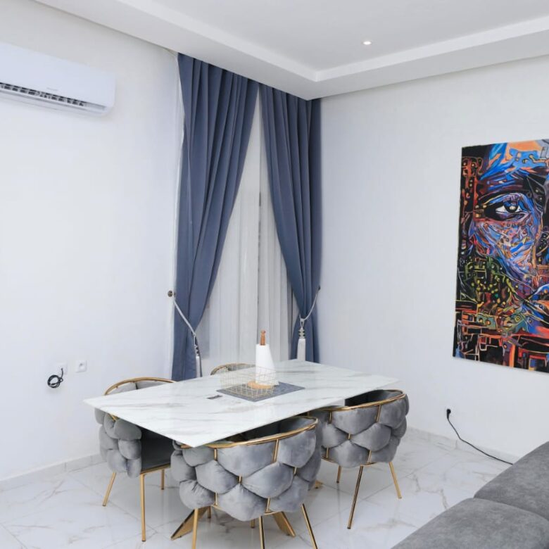 APPARTEMENT MEUBLÉE À LOUER À COTONOU FIDJROSSE PLAGE