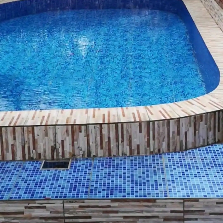 VILLA MEUBLÉE A LOUER AVEC PISCINE ET JARDIN À ABOMEY-CALAVI OUEDO