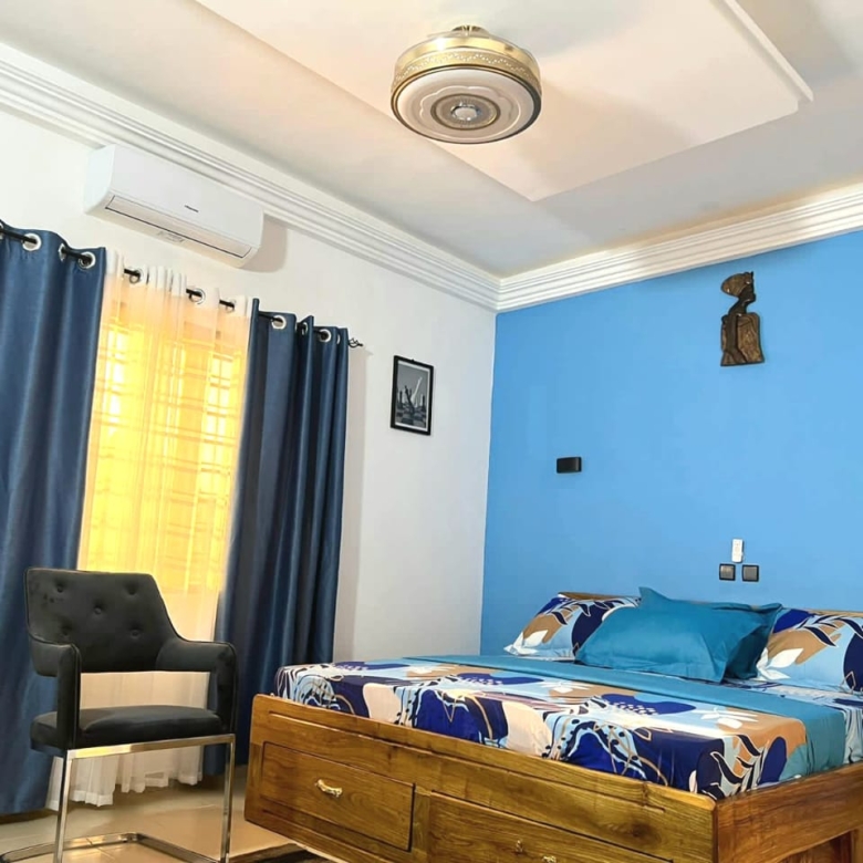 APPARTEMENT MEUBLÉ À LOUER A COTONOU FIDJROSSE