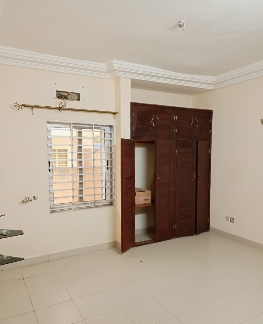 VILLA À VENDRE À COTONOU AKPAKPA ZONE DES AMBASSADES