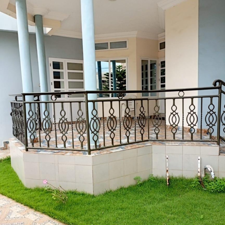 VILLA À VENDRE À COTONOU AKPAKPA ZONE DES AMBASSADES