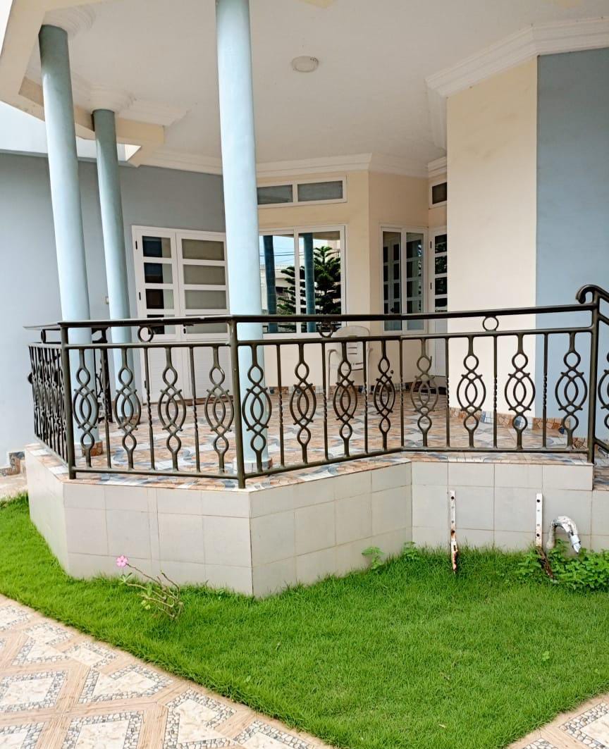 VILLA À VENDRE À COTONOU AKPAKPA ZONE DES AMBASSADES