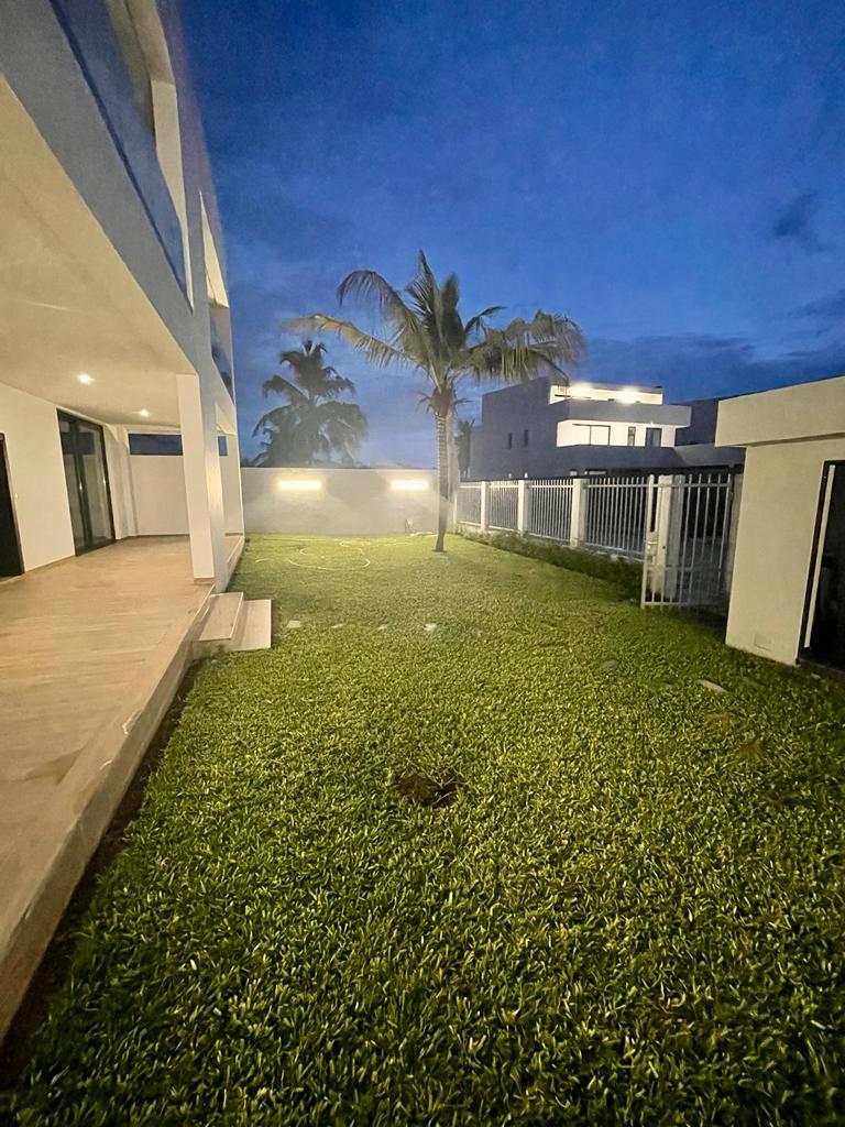 VILLA A VENDRE À COTONOU EREVAN