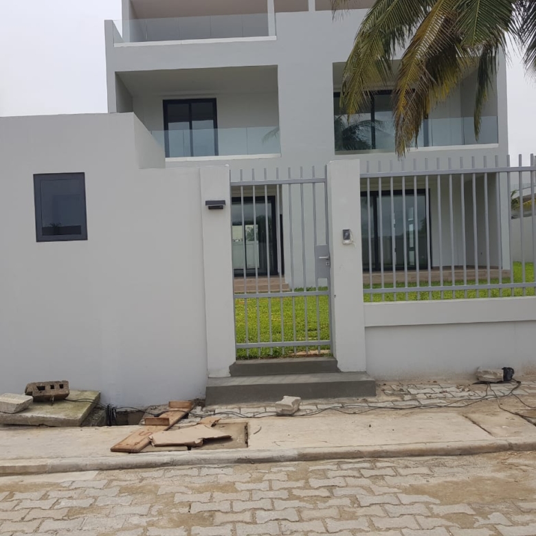 VILLA A VENDRE À COTONOU EREVAN