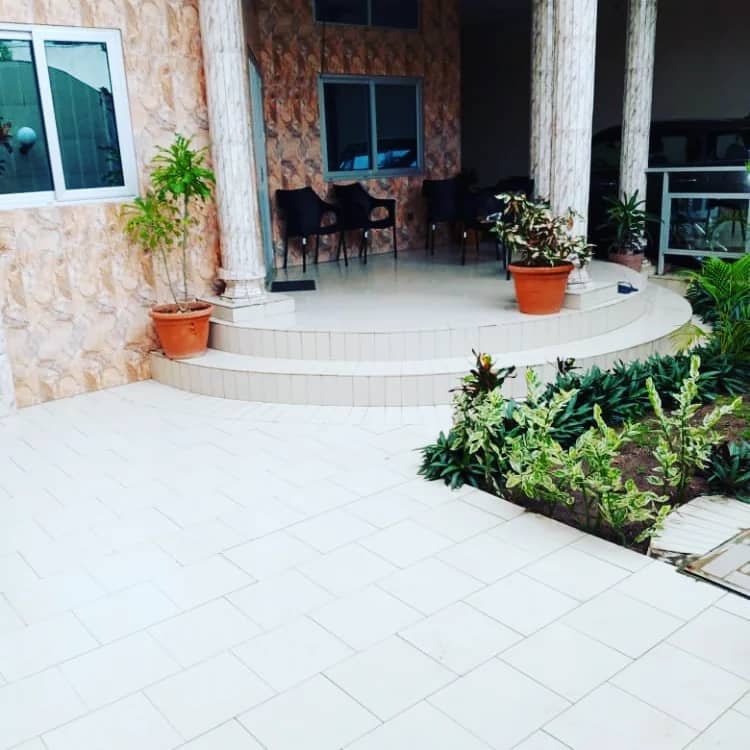 VILLA VUE SUR MER A VENDRE A COTONOU FIDJROSSE