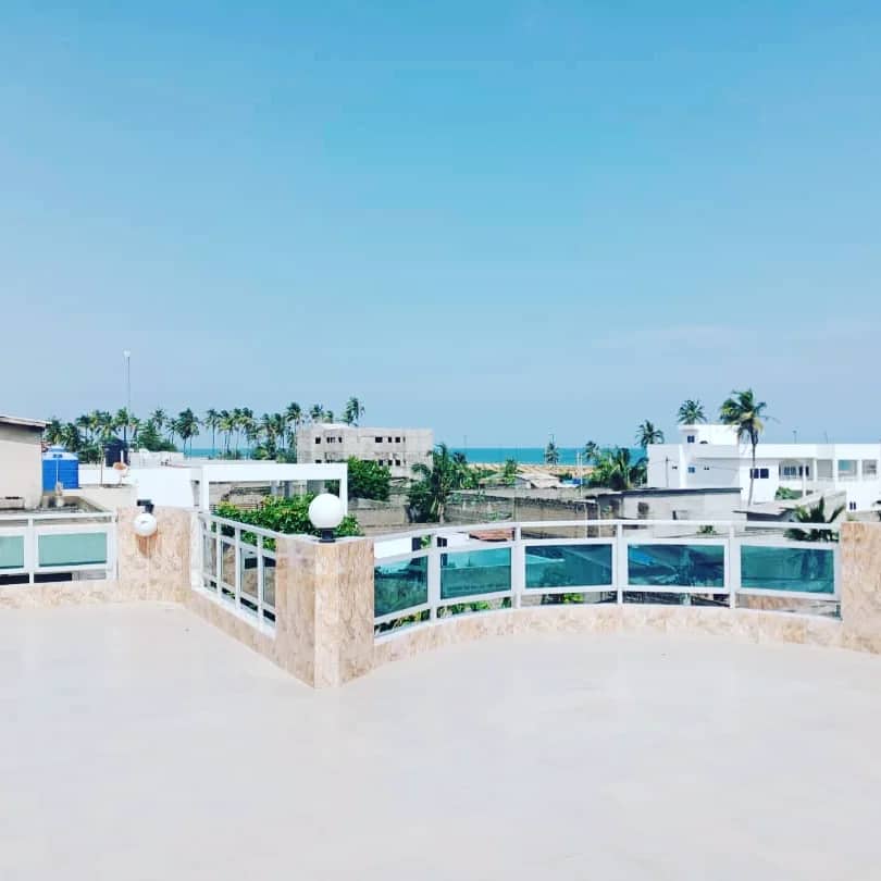 VILLA VUE SUR MER A VENDRE A COTONOU FIDJROSSE