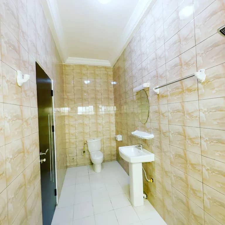 APPARTEMENT MEUBLÉ À LOUER À COTONOU FIDJROSSE