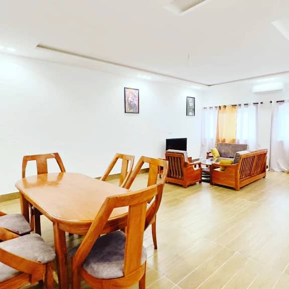 APPARTEMENT MEUBLÉ À LOUER À COTONOU FIDJROSSE