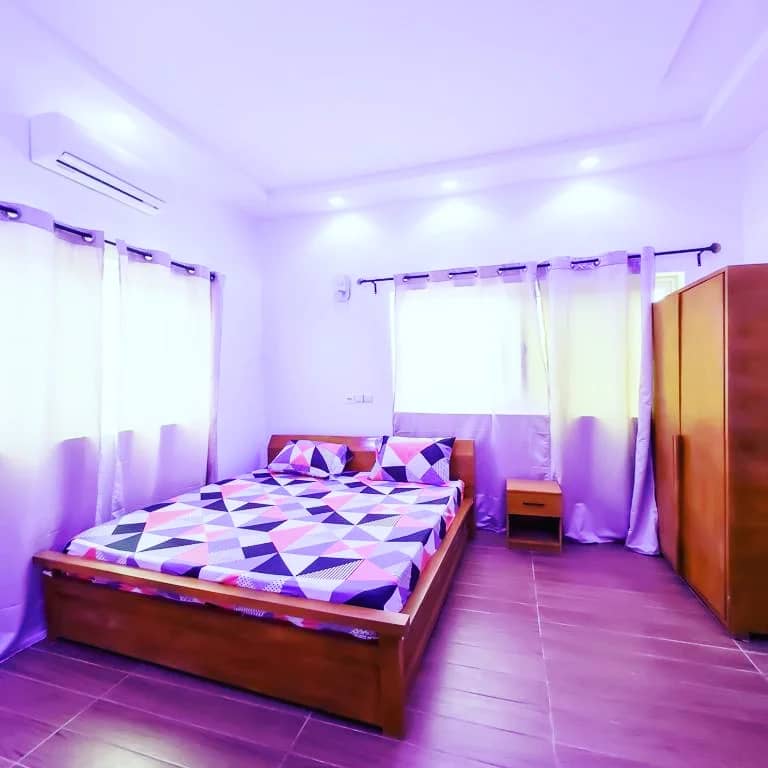 APPARTEMENT MEUBLÉ À LOUER À COTONOU FIDJROSSE