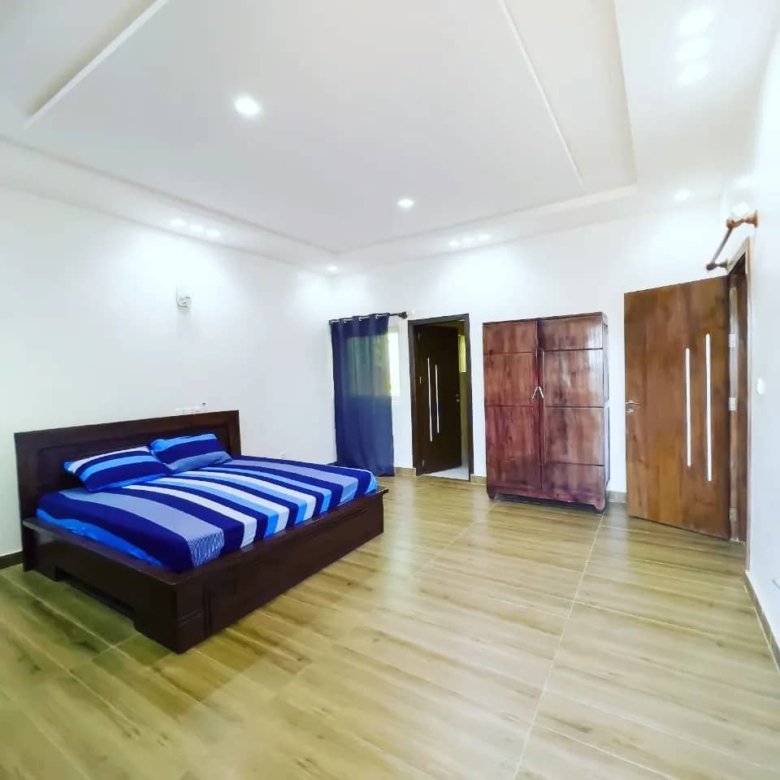 APPARTEMENT MEUBLÉ À LOUER À COTONOU FIDJROSSE