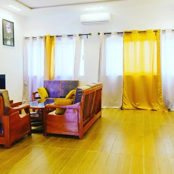 APPARTEMENT MEUBLÉ À LOUER À COTONOU FIDJROSSE