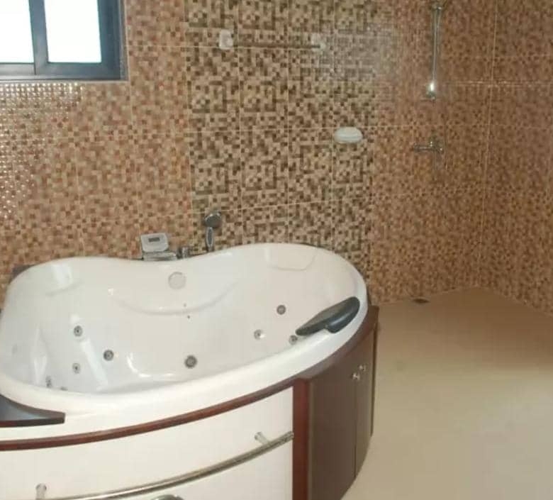 VILLA A VENDRE À COTONOU AKPAKPA QUARTIER JACK