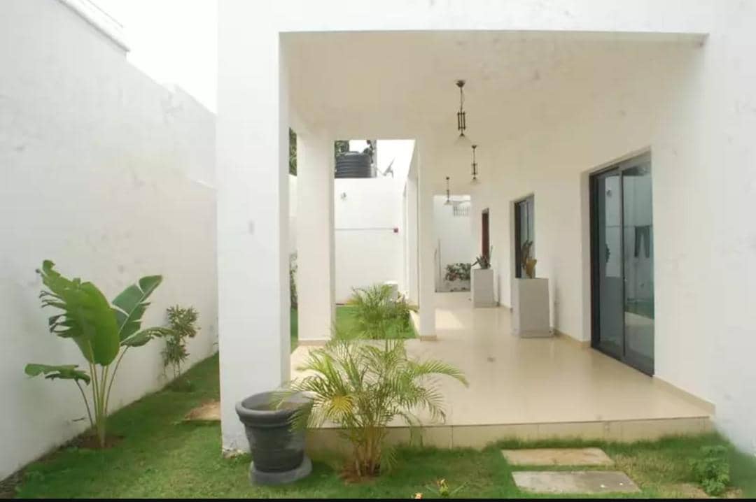 VILLA A VENDRE À COTONOU AKPAKPA QUARTIER JACK