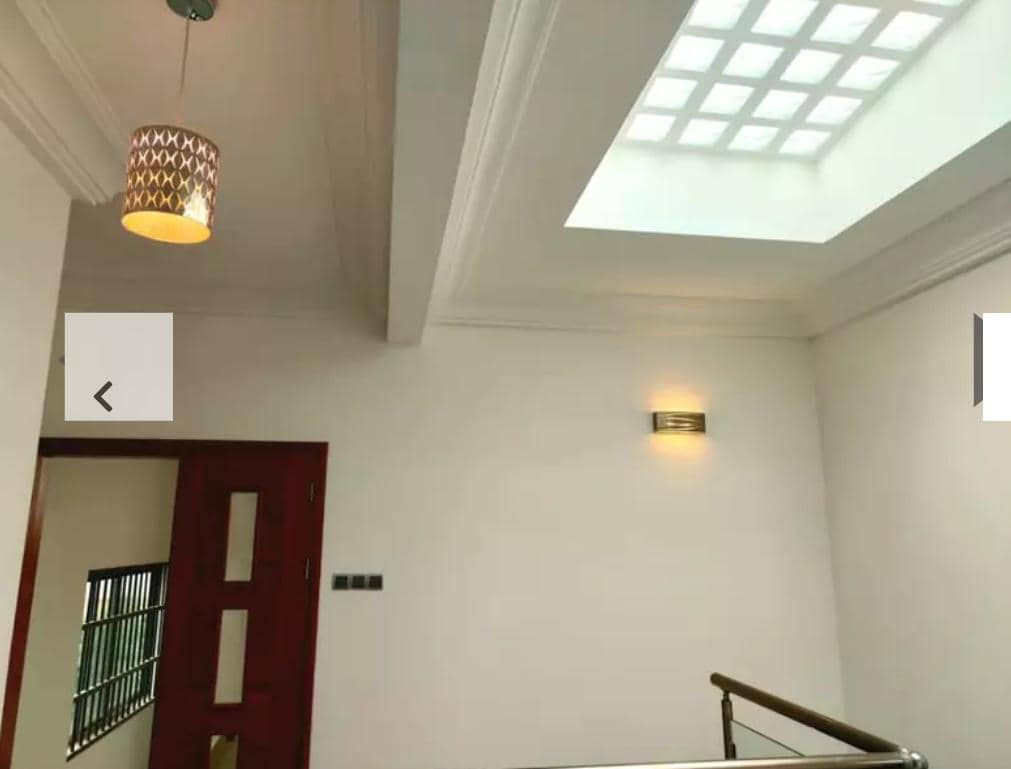 VILLA A VENDRE AVEC PISCINE À COTONOU AKPAKPA