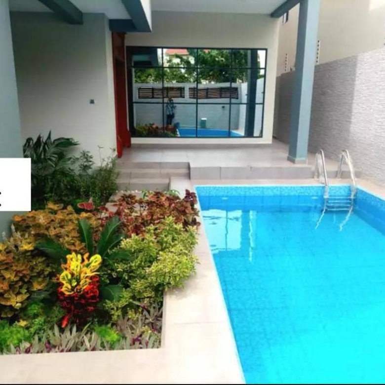 VILLA A VENDRE AVEC PISCINE À COTONOU AKPAKPA