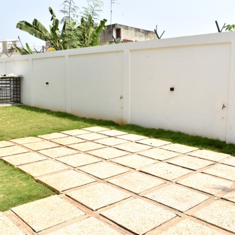 VILLA MEUBLÉE À LOUER A COTONOU KOUHOUNOU