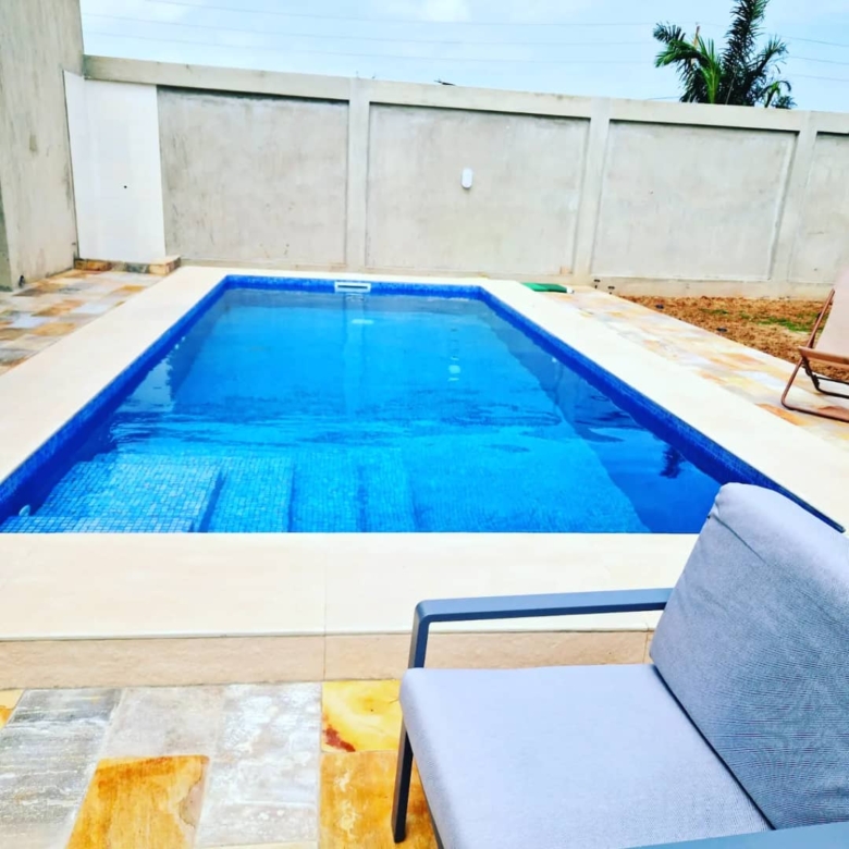 VILLA MEUBLÉE AVEC PISCINE A LOUER A ABOMEY-CALAVI ZOPAH