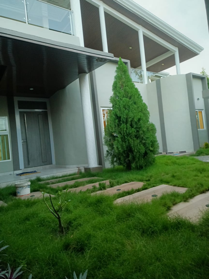 Villa avec piscine et jardin à louer à Cotonou Akpakpa Cité Censad