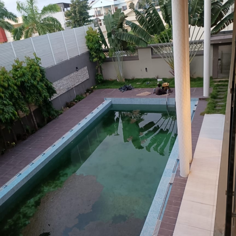 Villa avec piscine et jardin à louer à Cotonou Akpakpa Cité Censad