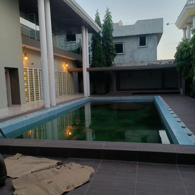 Villa avec piscine et jardin à louer à Cotonou Akpakpa Cité Censad