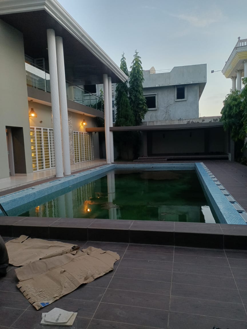 Villa avec piscine et jardin à louer à Cotonou Akpakpa Cité Censad