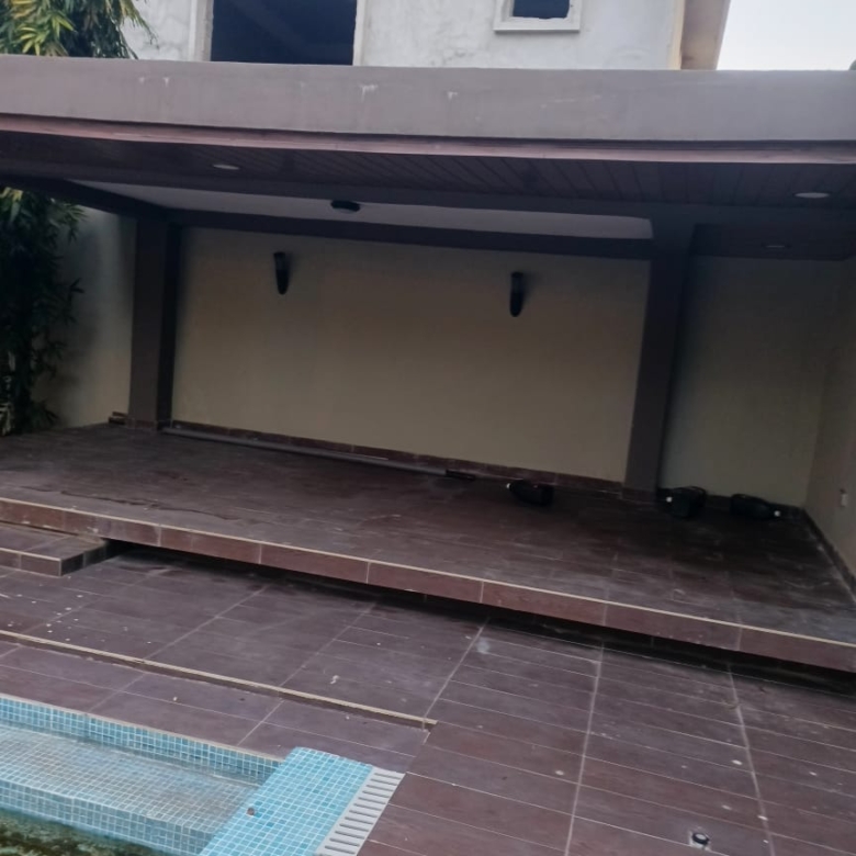 Villa avec piscine et jardin à louer à Cotonou Akpakpa Cité Censad