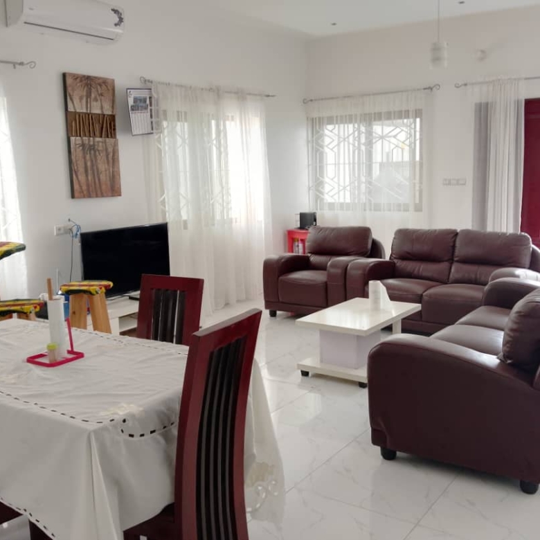 APPARTEMENT MEUBLÉ À LOUER A COTONOU FIDJROSSE