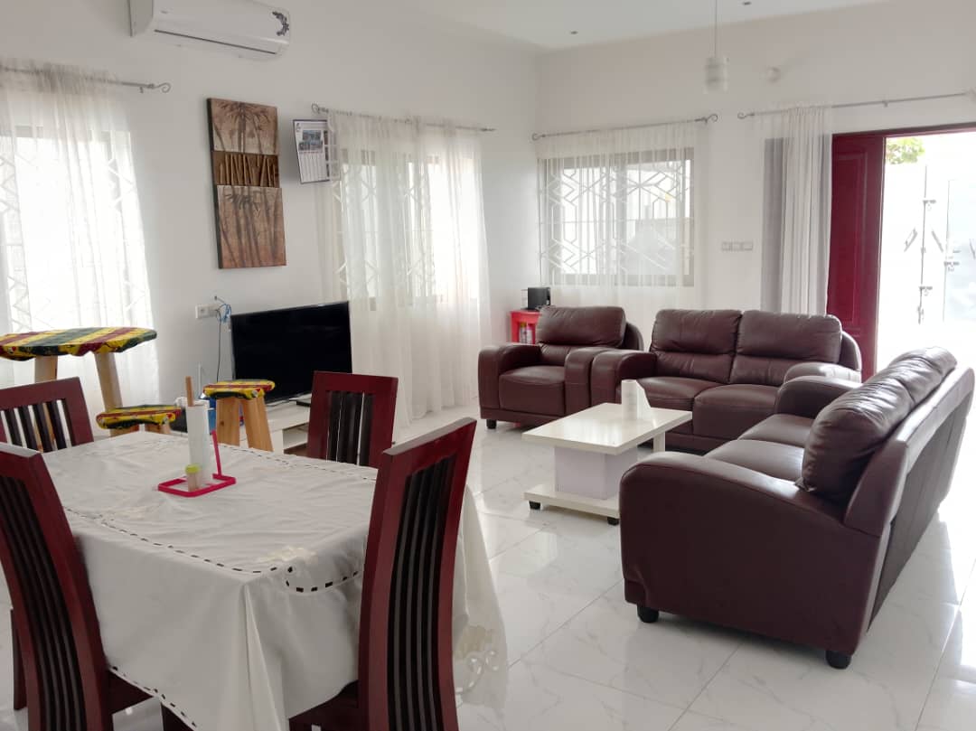 APPARTEMENT MEUBLÉ À LOUER A COTONOU FIDJROSSE