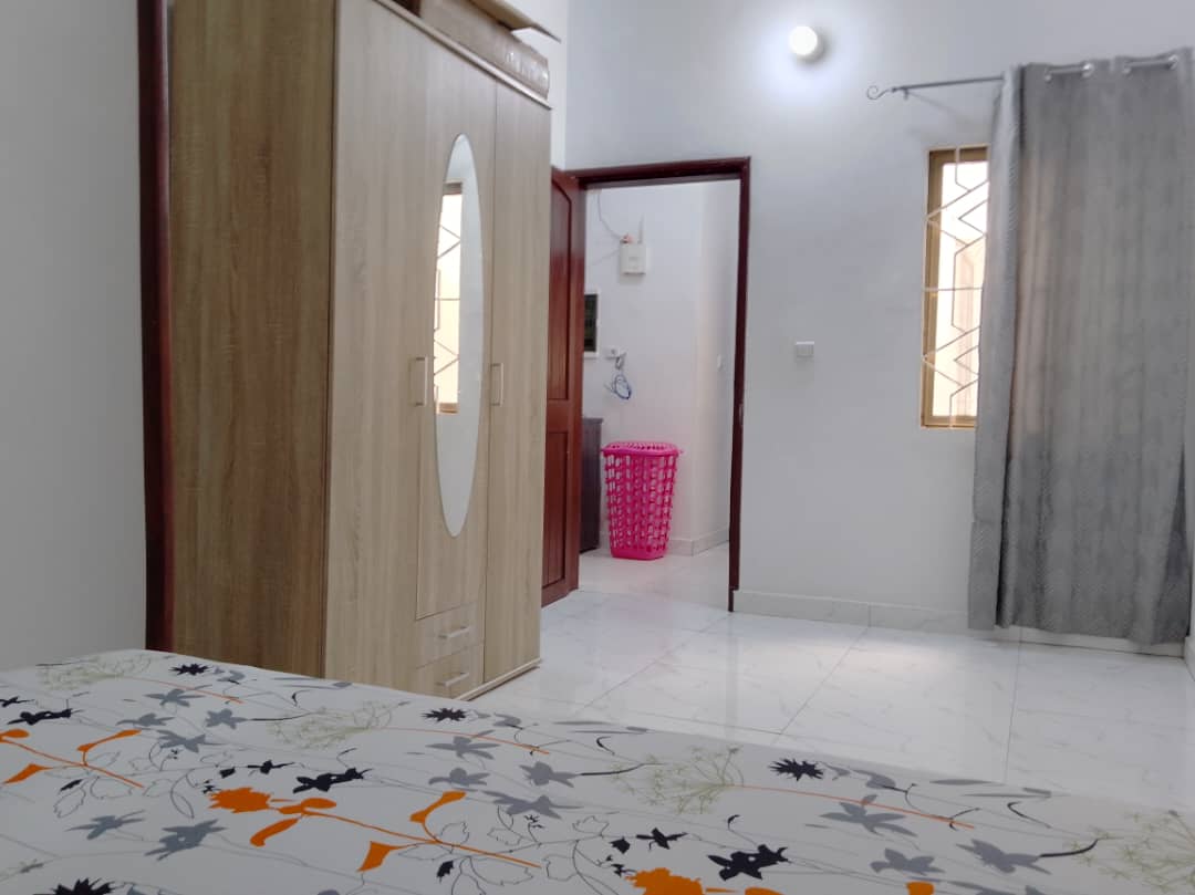 APPARTEMENT MEUBLÉ À LOUER A COTONOU FIDJROSSE