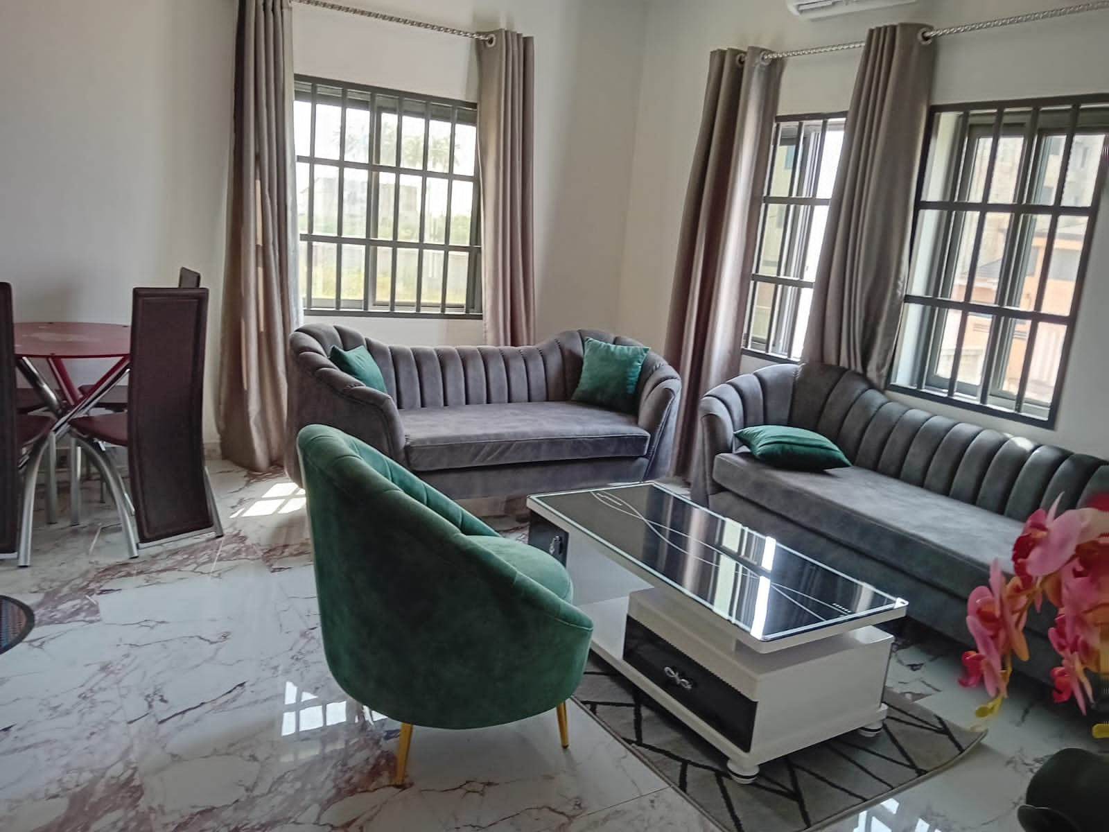 APPARTEMENTS MEUBLÉS À LOUER A COTONOU FIDJROSSE PLAGE