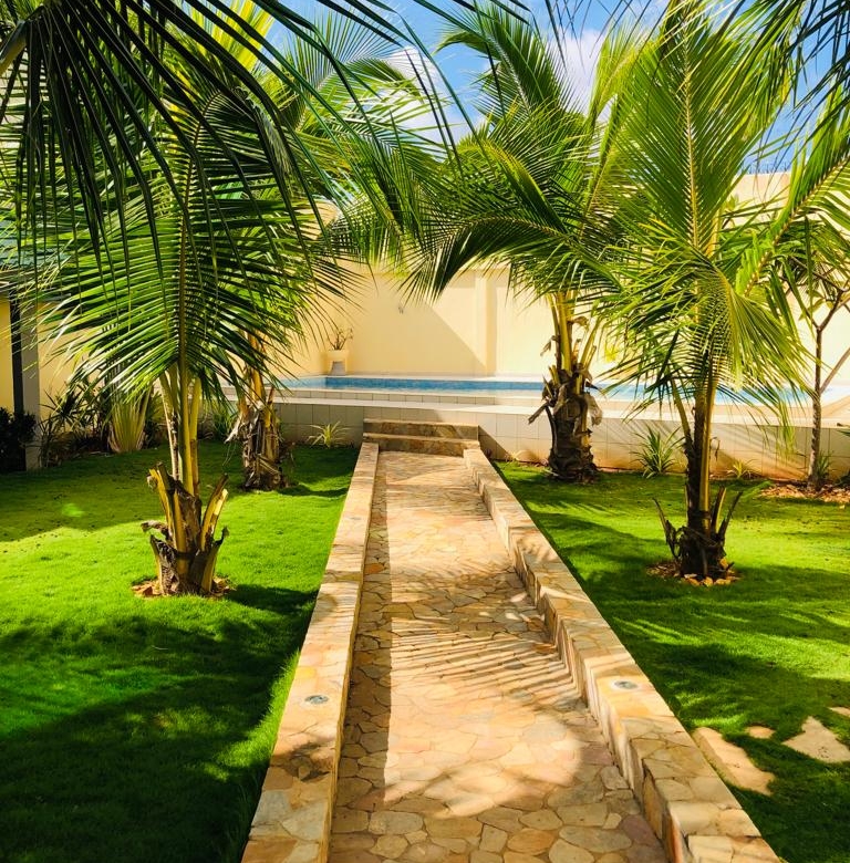 Villa meublée avec piscine à louer à Cotonou Fidjrossè