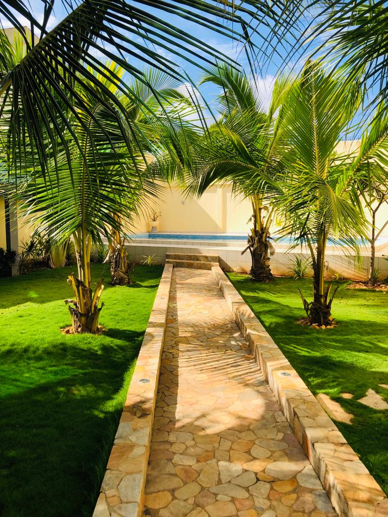 Villa meublée avec piscine à louer à Cotonou Fidjrossè