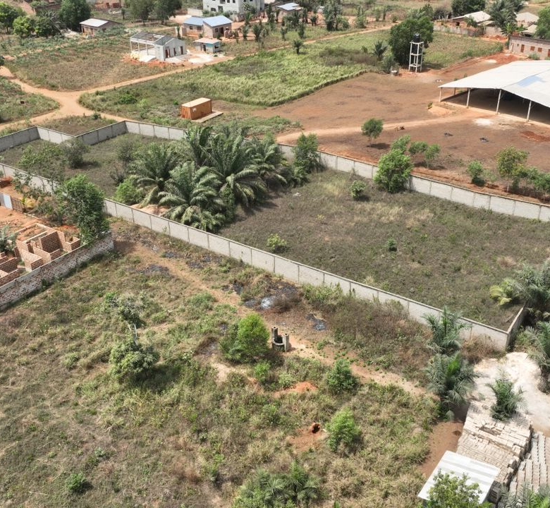 Domaine à vendre à Abomey-Calavi Glo