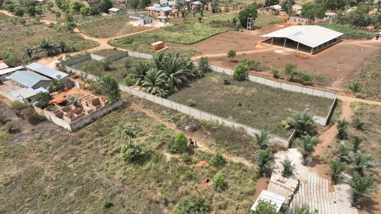 Domaine à vendre à Abomey-Calavi Glo