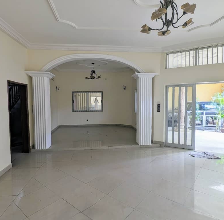 Villa à vendre à Cotonou Fidjrossè