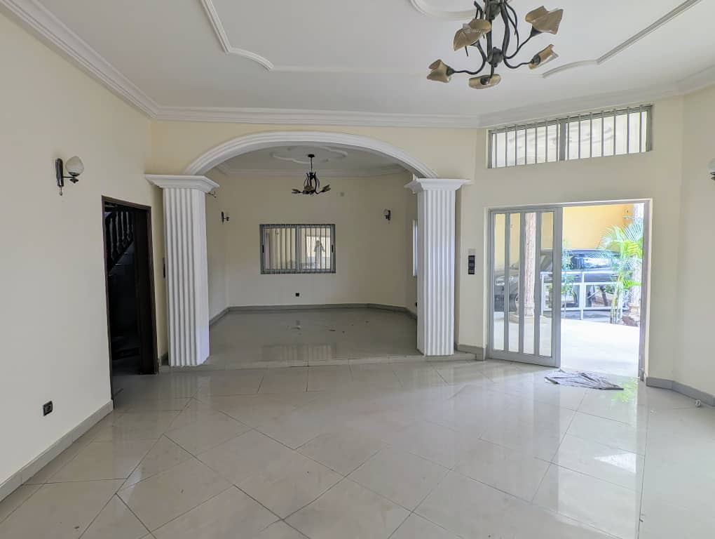 Villa à vendre à Cotonou Fidjrossè