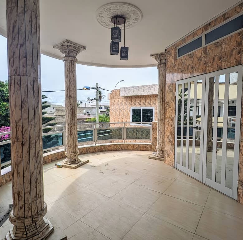 Villa à vendre à Cotonou Fidjrossè