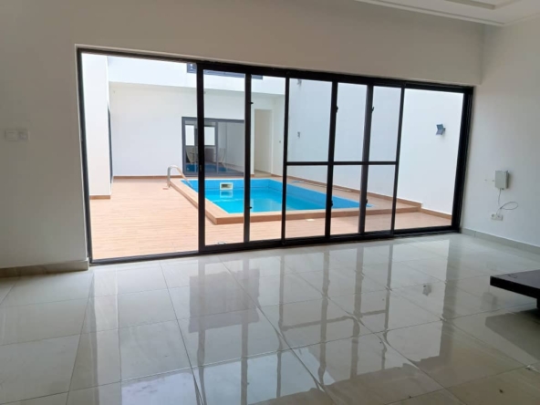 Villa avec piscine à louer à Cotonou quartier Jack