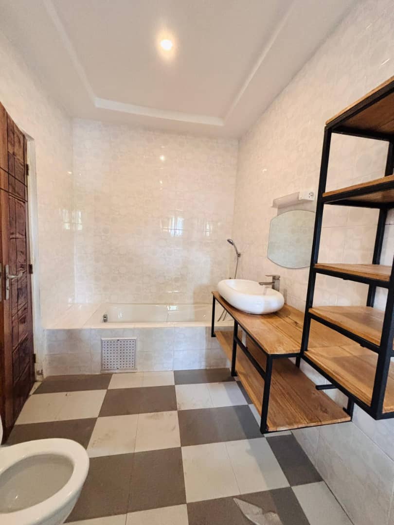 Villa à louer à Cotonou Cocotiers