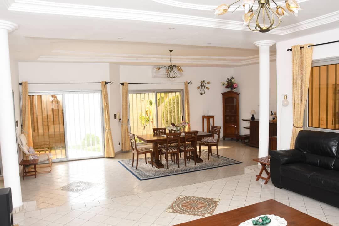 Villa a vendre a cotonou Fidjrosse plage