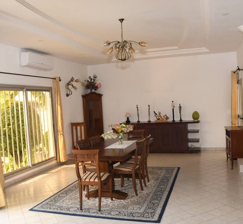 Villa a vendre a cotonou Fidjrosse plage