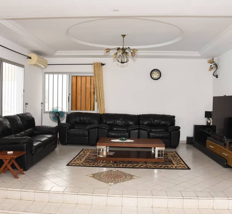 Villa a vendre a cotonou Fidjrosse plage