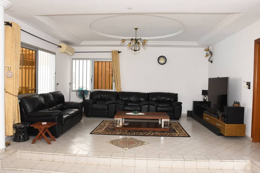 Villa a vendre a cotonou Fidjrosse plage