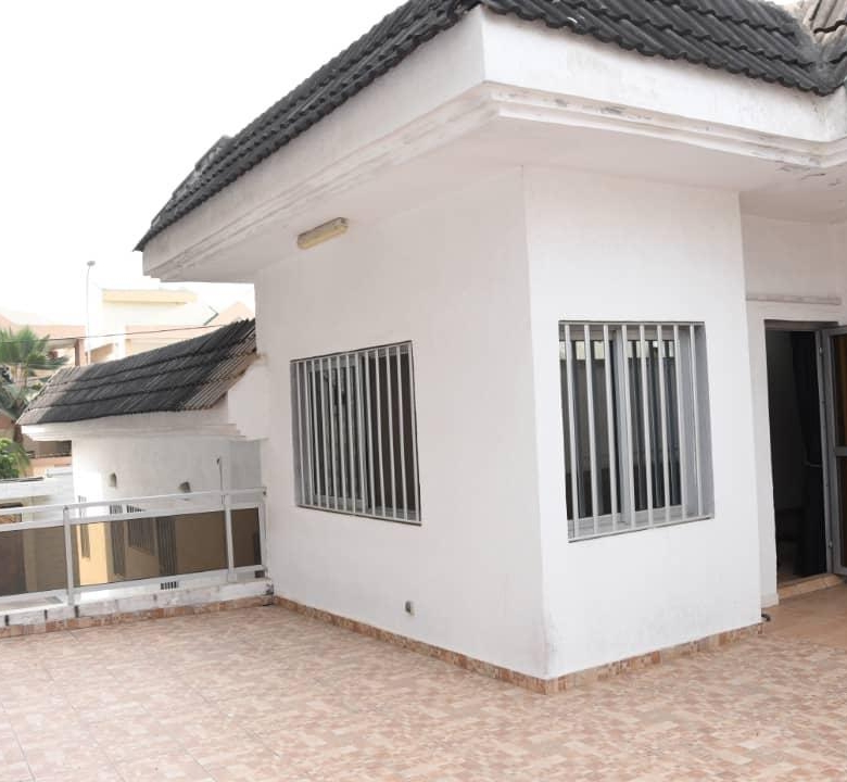 Villa a vendre a cotonou Fidjrosse plage