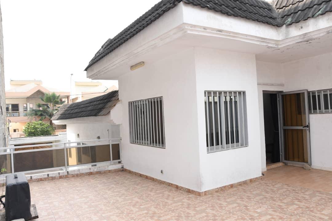 Villa a vendre a cotonou Fidjrosse plage
