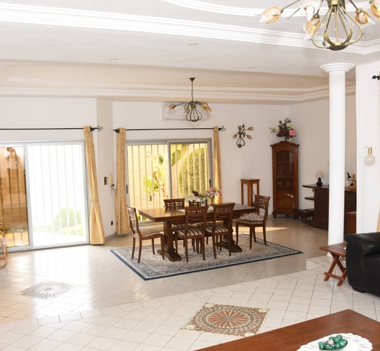 Villa a vendre a cotonou Fidjrosse plage